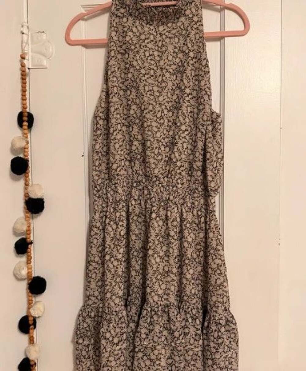 Olive Grey Floral Tiered Dress – Size L